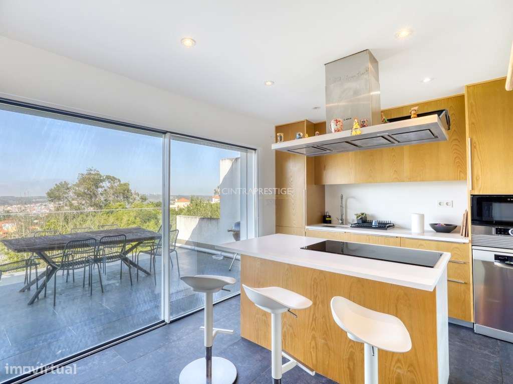 Moradia T5 Remodelada com Painéis Fotovoltaicos - Monte Santos, Sintra-17