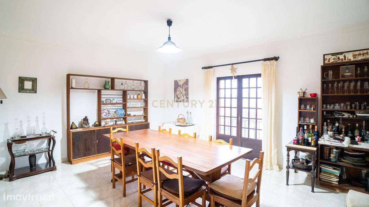 Moradia T4 com garagem na Venda do Pinheiro - Grande imagem: 3/38