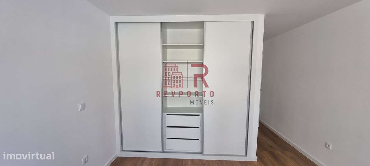 Apartamento T2, Novo, com suite e garagem dupla-17