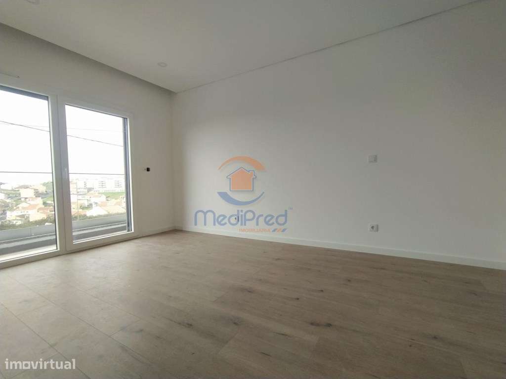 Apartamento T3 NOVO | Paradela, Santo António dos Cavaleiros - Grande imagem: 2/15