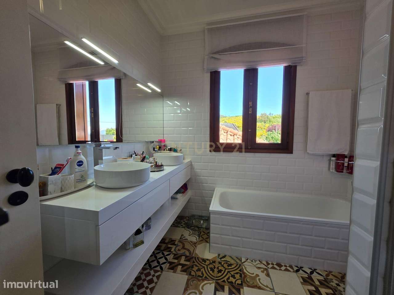 Moradia situada em Beire / Paredes-43