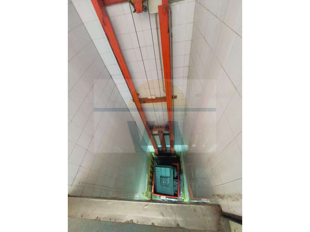 Armazém para Venda em São João da Talha - Excelente Oportunidade às...-16