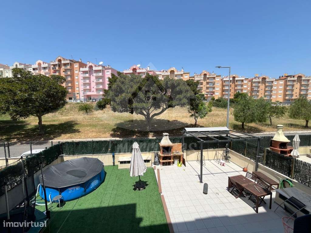 Apartamento T3 com box no Forte da Casa-20