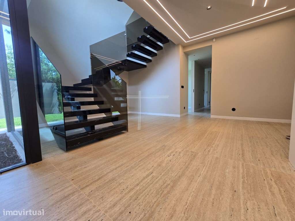 Moradia isolada T5, arquitetura contemporânea com piscina - Verdizela-54