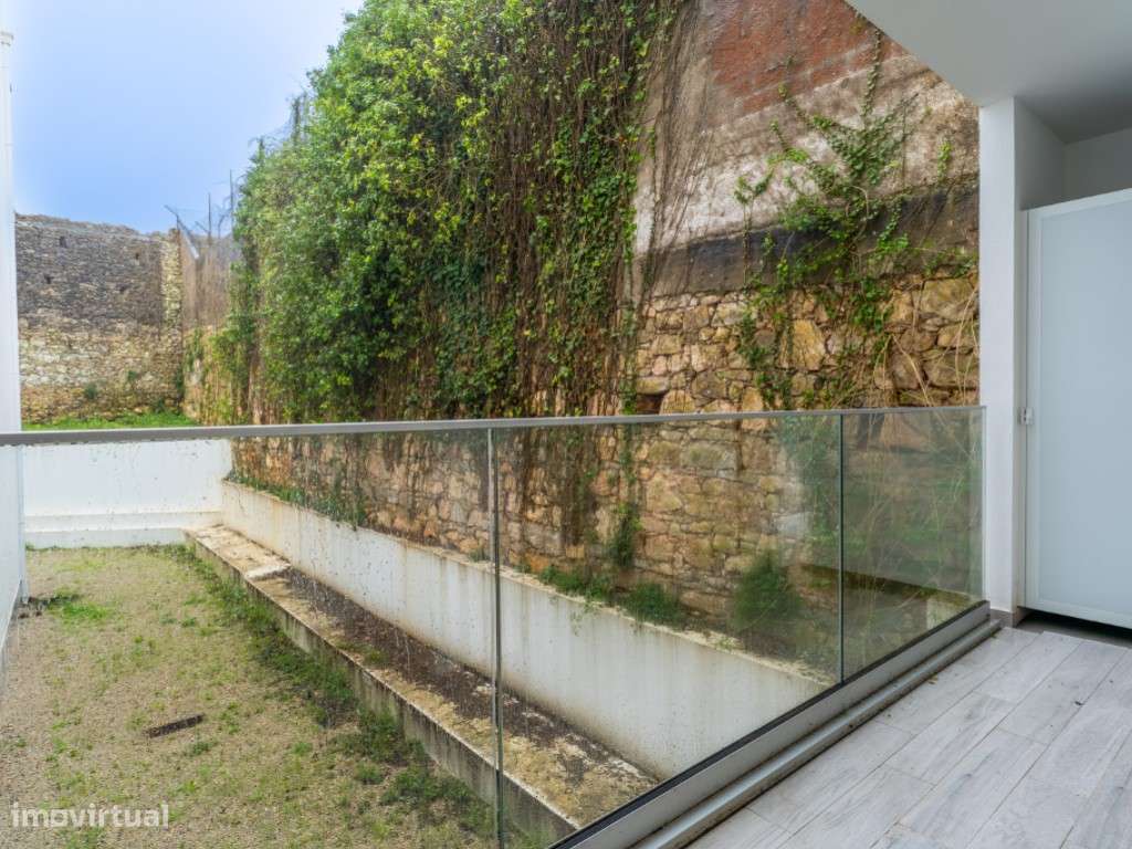 Apartamento com vista mar, piscina e estacionamento na Nazaré-18