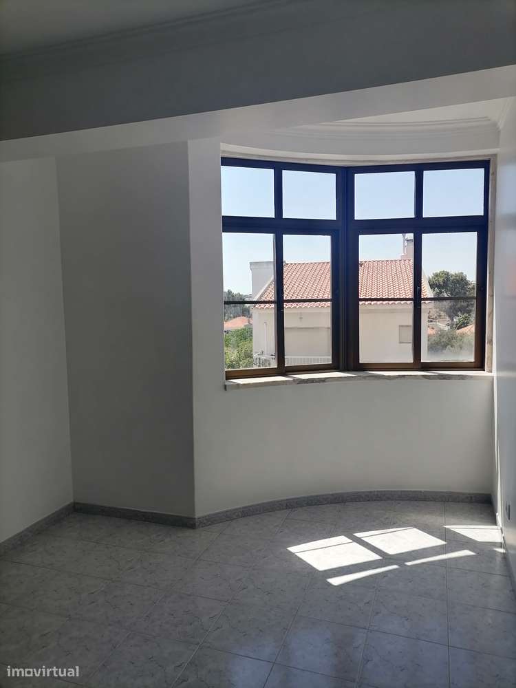T3 Oeiras, Centro de Queijas, Parqueamento e Arrecadação.-9