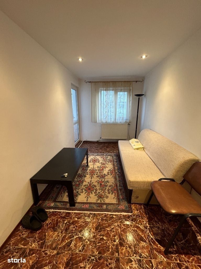 De vanzare apartament cu 4 camere