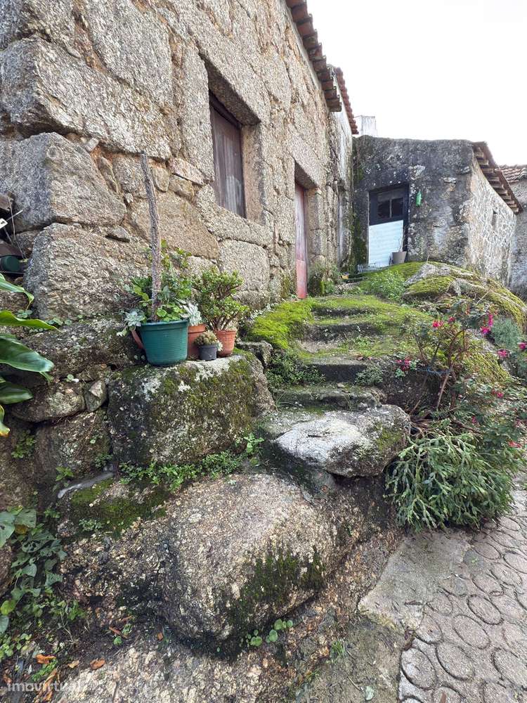 Moradia para Restaurar T3 Venda em Covas e Vila Nova de Oliveirinha,Tá-11