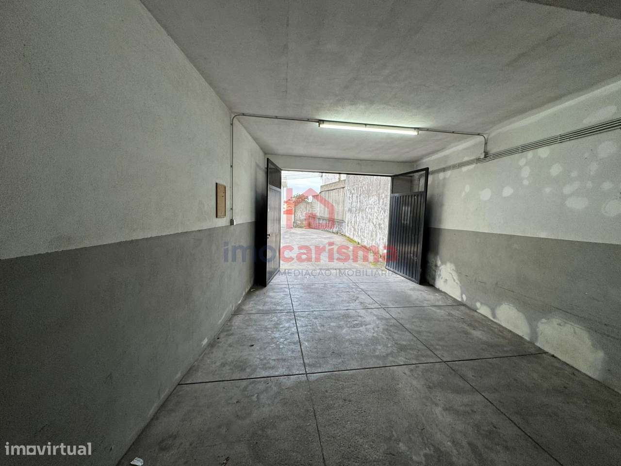 Garagem fechada com 13m2 para venda em Santo Tirso - Grande imagem: 5/5