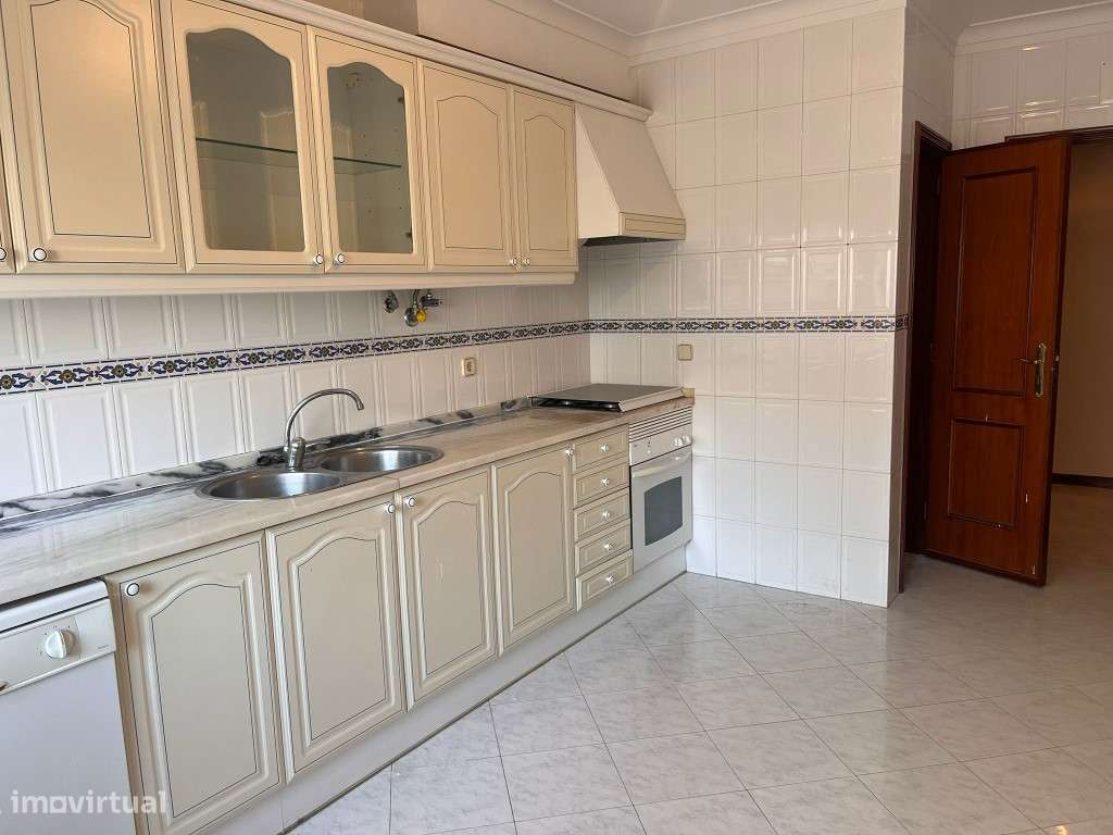 Apartamento T2, Bairro da Cavaleira, Mem Martins-3