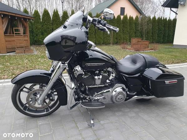 Harley-Davidson Touring Street Glide - 13