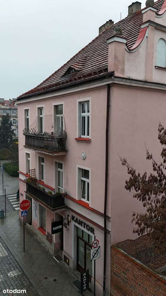 Piękna kamienica w sercu miasta-10