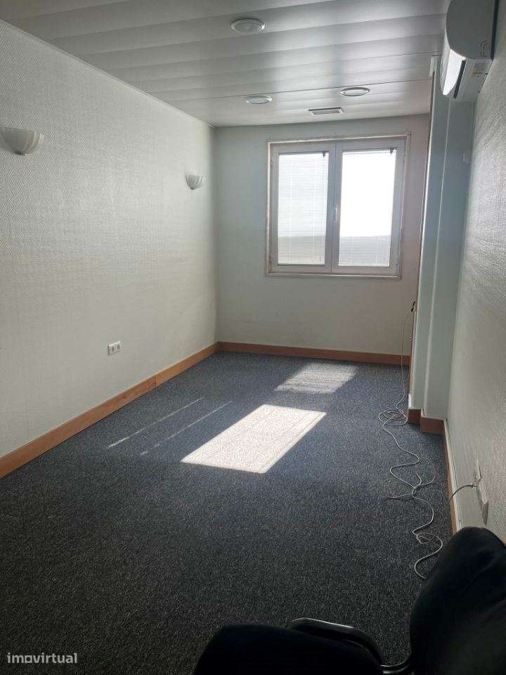 Av. República: Arrenda-se salas Centro Escritórios - Grande imagem: 3/11