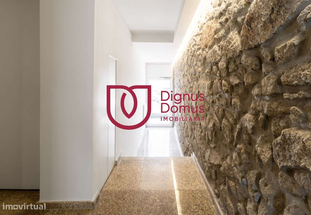 Investimento - T0 com gestão AL no coração do Porto-10