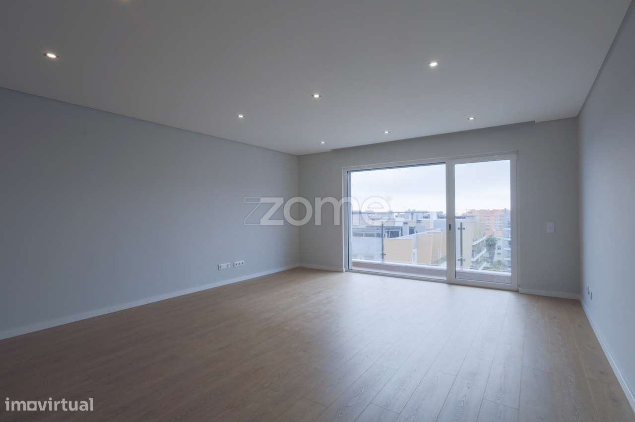 Apartamento T3 com garagem-8