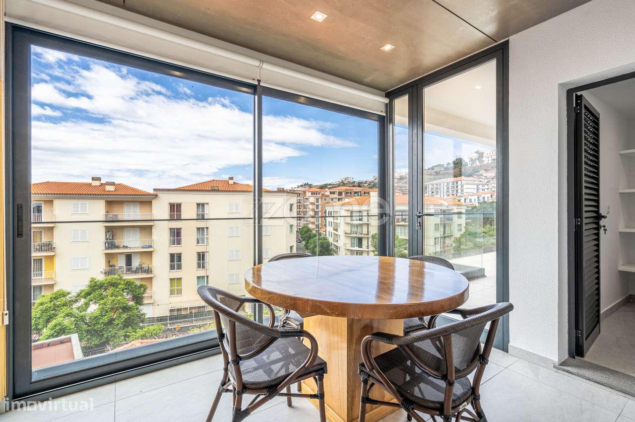 Apartamento T3 Penthouse com Vista Mar e Cidade no Caniço-13