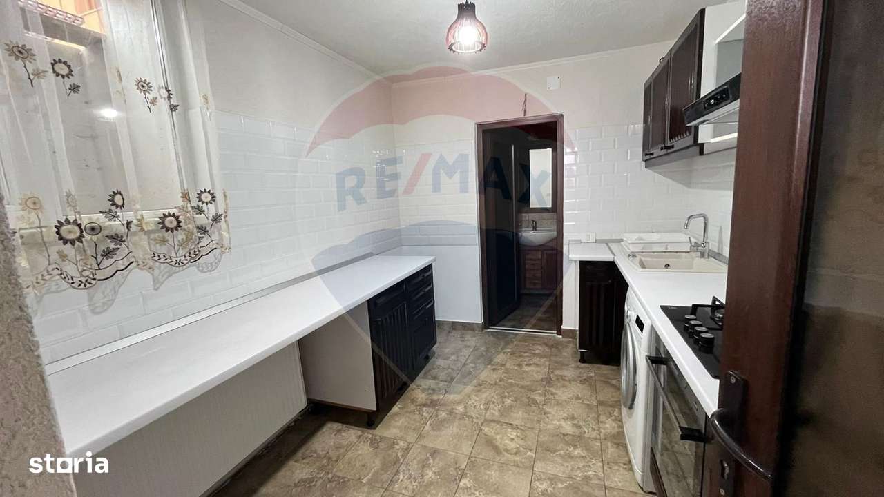 Casă / Vilă cu 3 camere de vânzare strada Juhasz Gyula-4