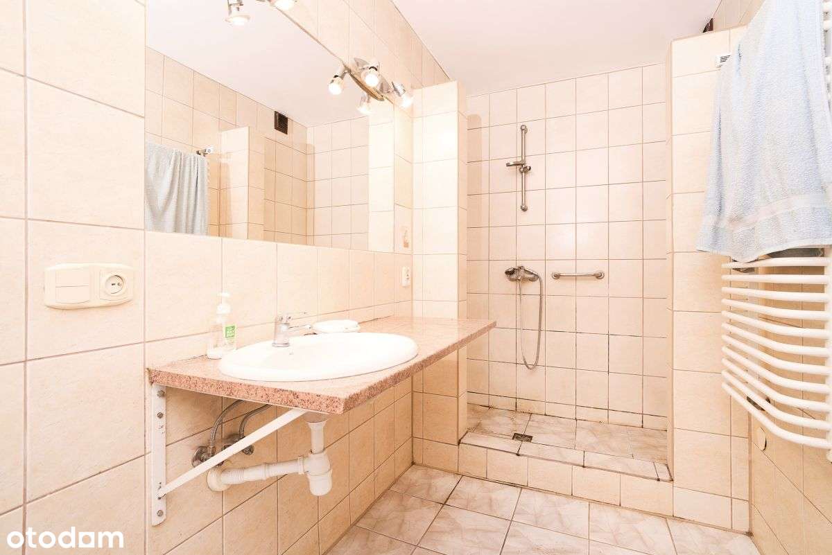 Dom jednorodzinny 202m, 6 pokoi z dużym tarasem.-4