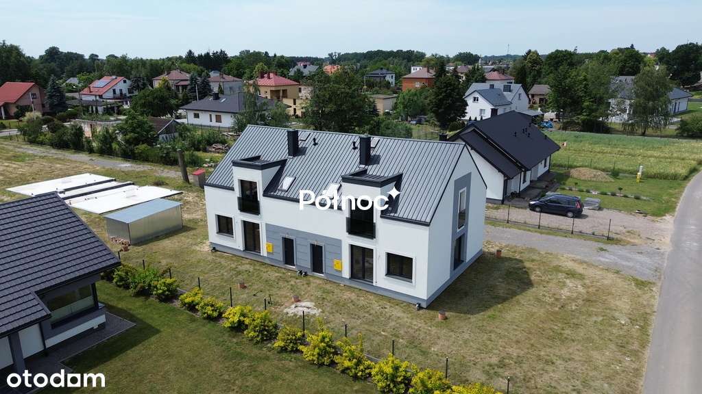 DOM W ZABUDOWIE BLIŹNIACZEJ / Czermin / 131 M2