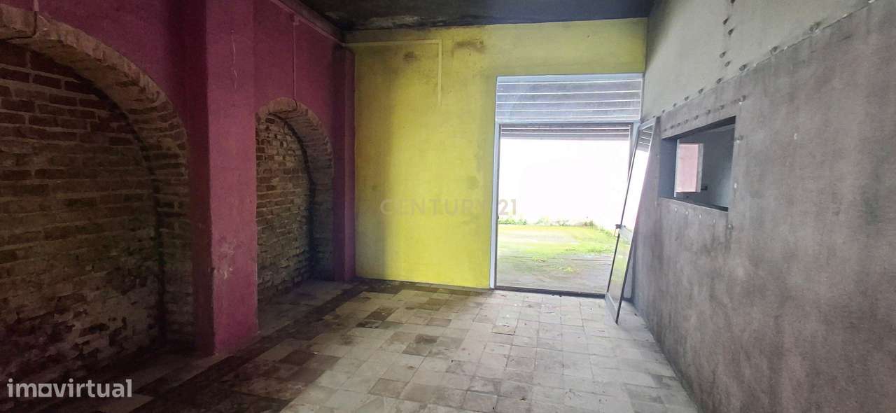 Moradia com Dois Andares no Centro de Coruche com Vista Rio-30