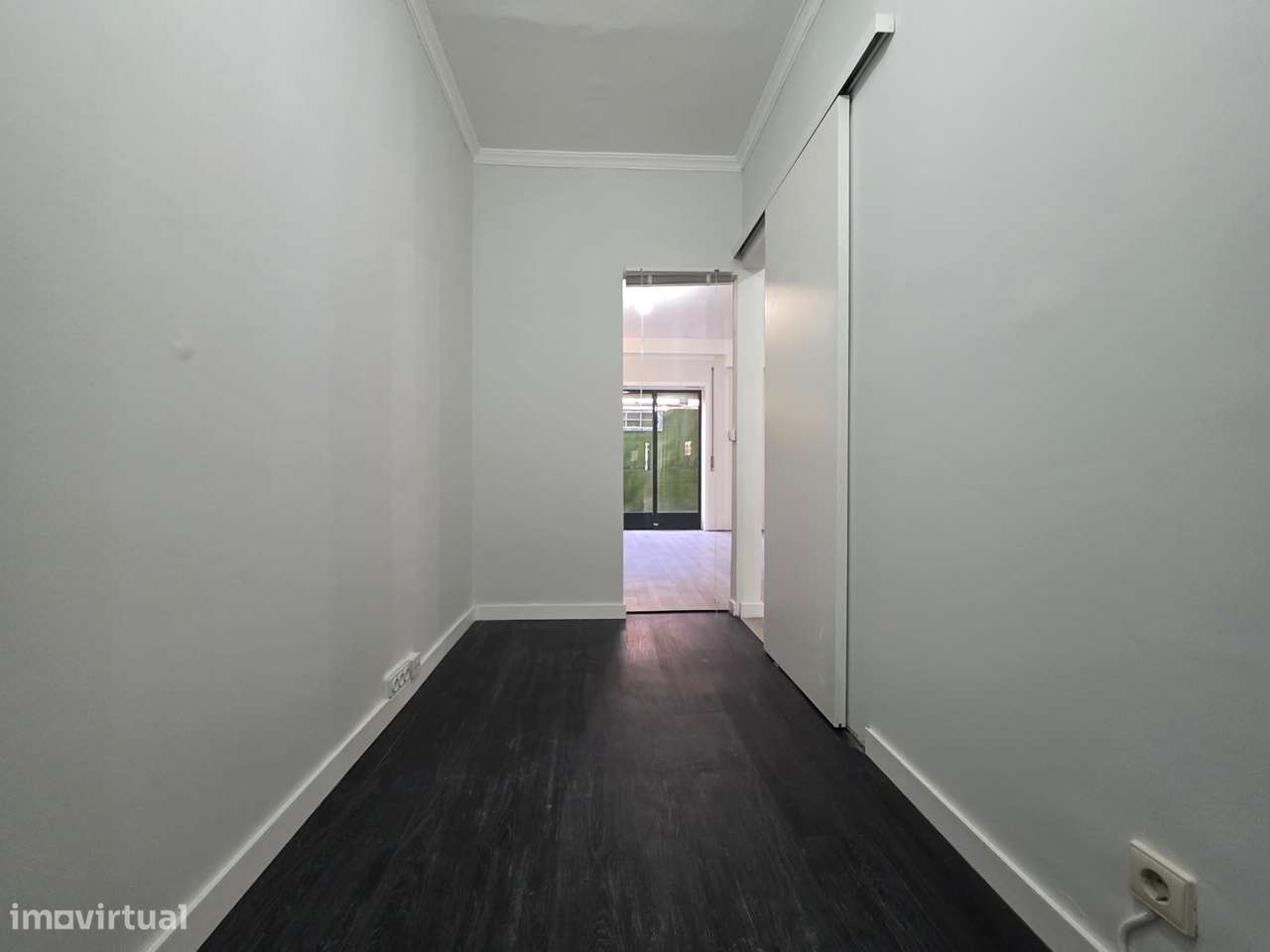 Apartamento T1 com segurança e ótima localização-10