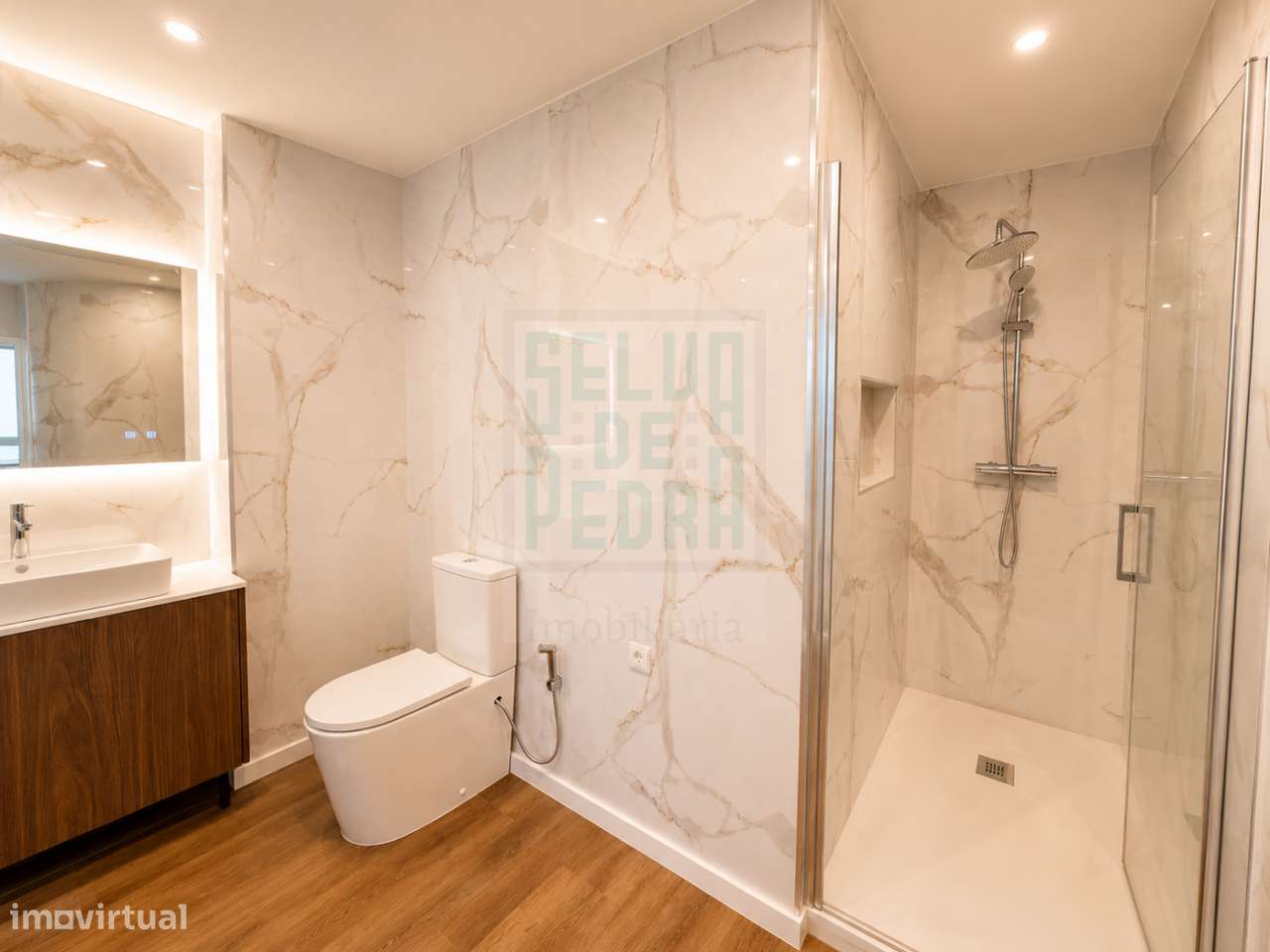 T2+1 Remodelado com 140m² em Paços de Ferreira-38