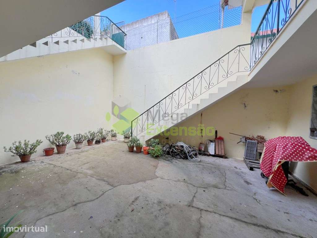 Moradia T3, com Terreno de 1080 m2, no Centro da Vila do Cadaval, c...-11