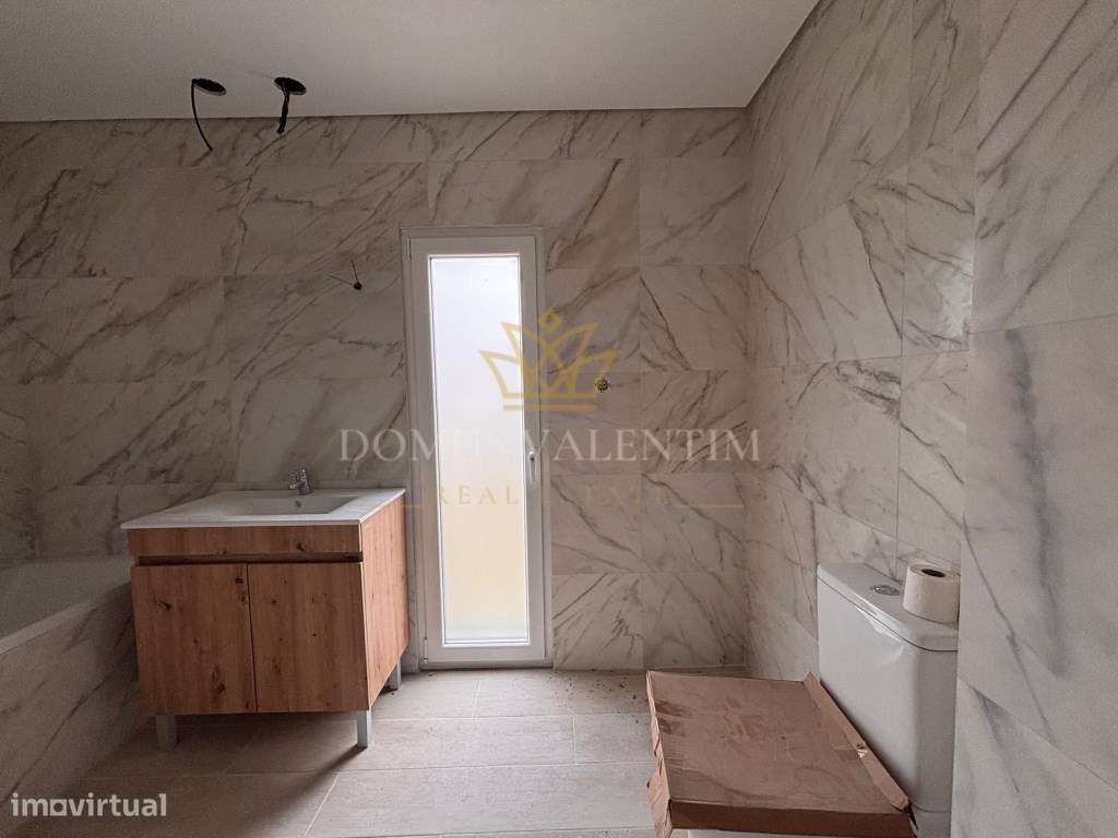 MORADIA GEMINADA -TRIPLEX T4 COM 3 WC
FERNÃO FERRO-31