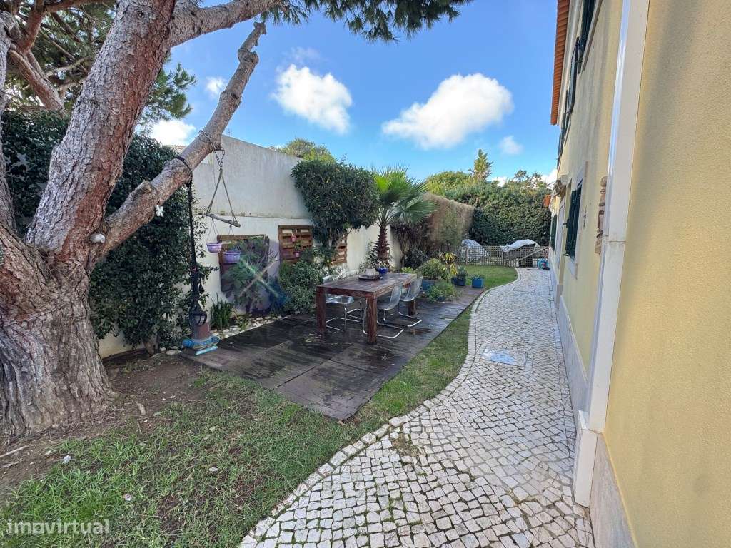 single-family residential building, with a T6 layout, comprising gr...-31