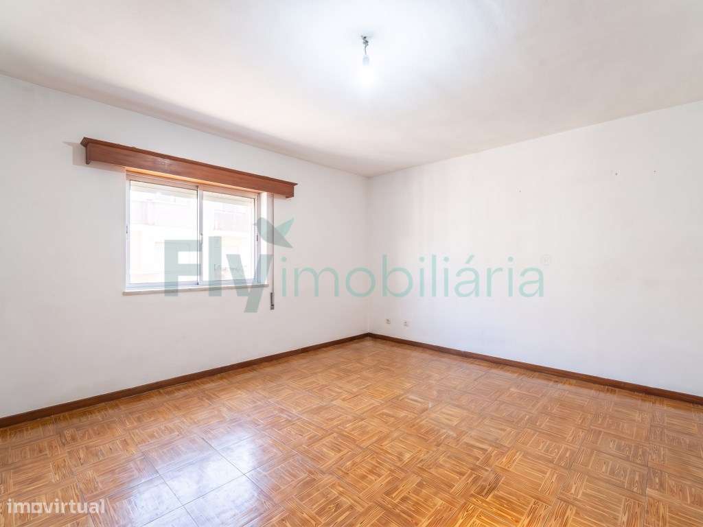 MORADIA TÉRREA COM GRANDE POTENCIAL | GARAGEM E JARDIM-38