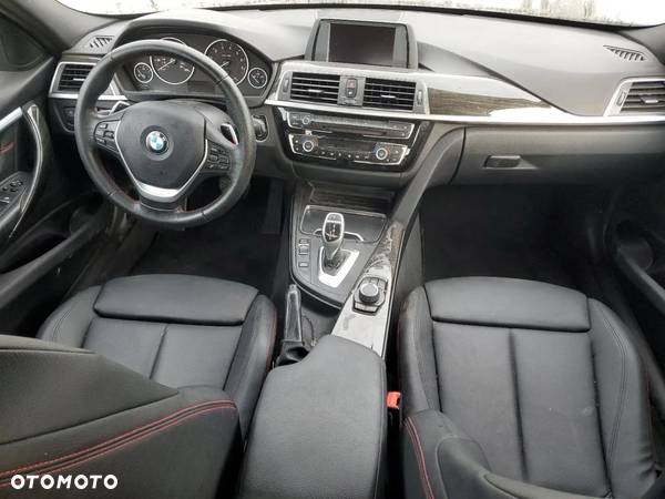 BMW Seria 3 330i - 8