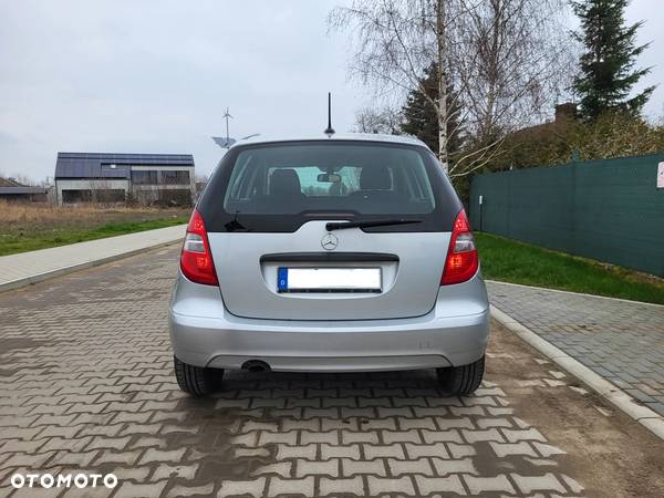 Mercedes-Benz Klasa A 180 BlueEfficiency - 9