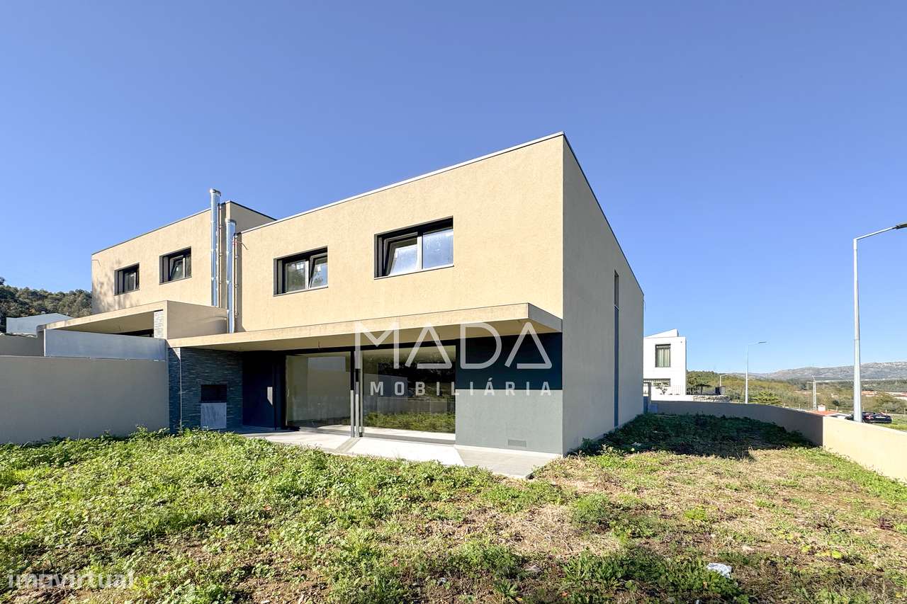 Moradia, 204 m², Lanhoso-9