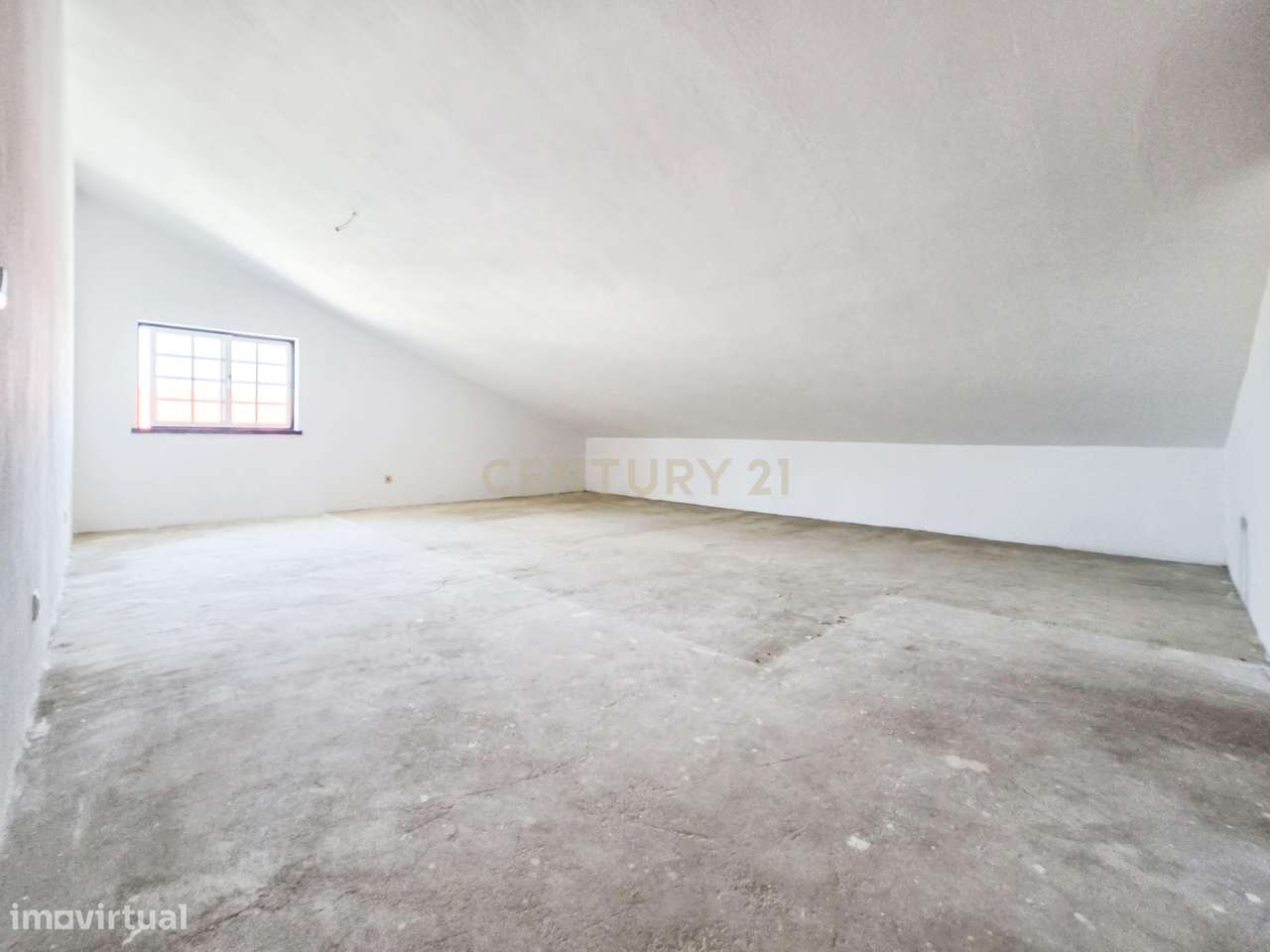 Moradia T3 + Loja em Fernão Ferro, Seixal - Oportunidade Única!-47