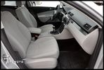 Volkswagen Passat 1.9 TDI Highline - 13