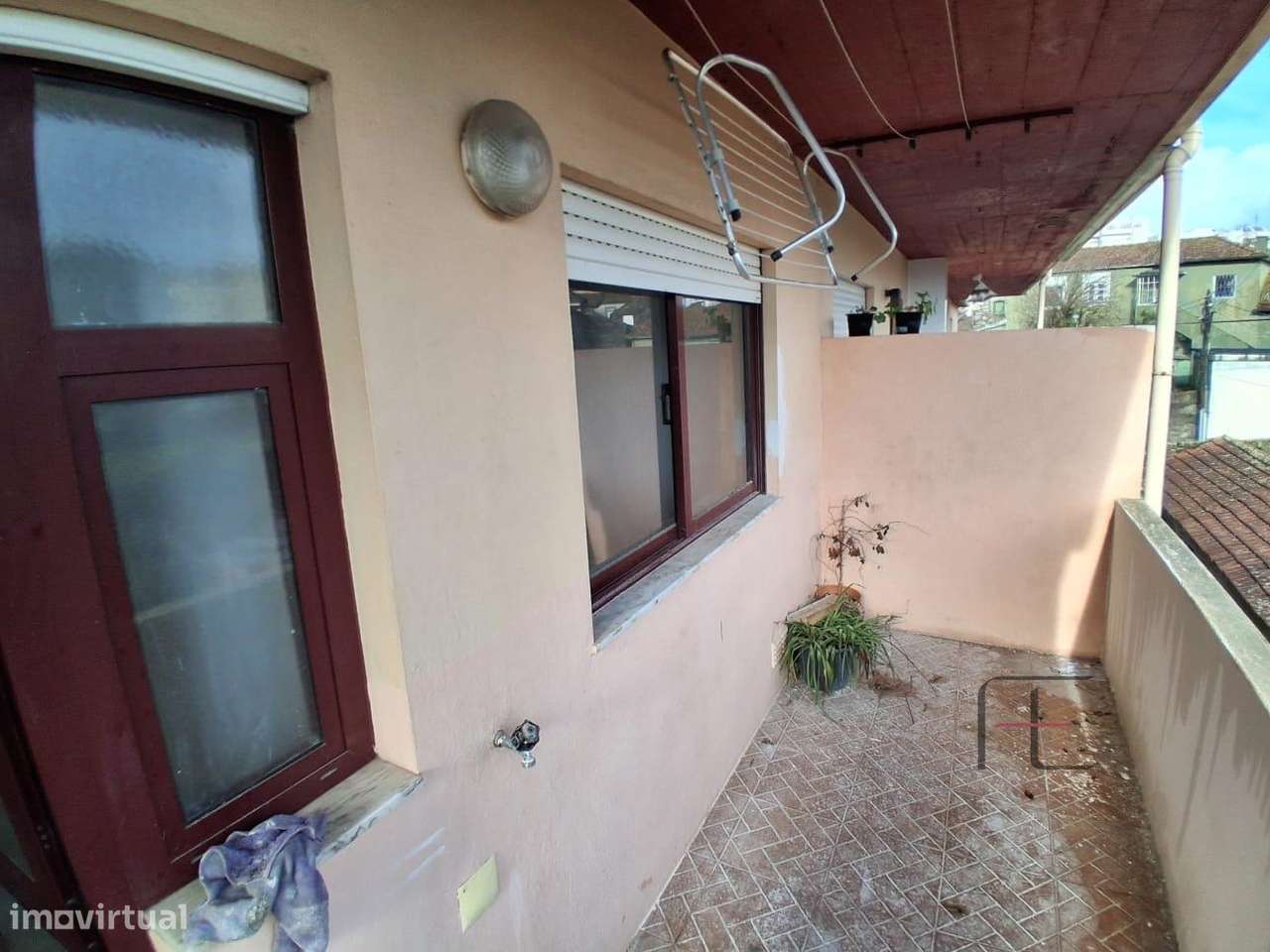 Apartamento T2 em Renovação em Rio Tinto-6