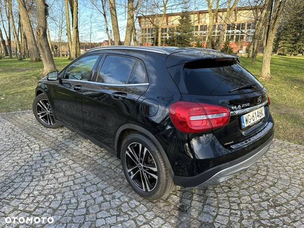 Mercedes-Benz GLA 250 4-Matic - 3