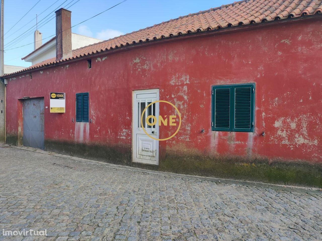 Moradia T3, com necessidade de restauro, perto da praia, em Aguçadoura