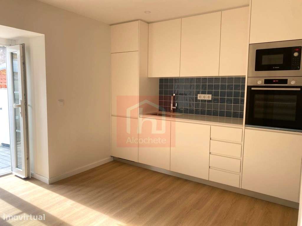 Apartamento duplex T2+2 com terraço no centro histórico Alcochete - Grande imagem: 4/35