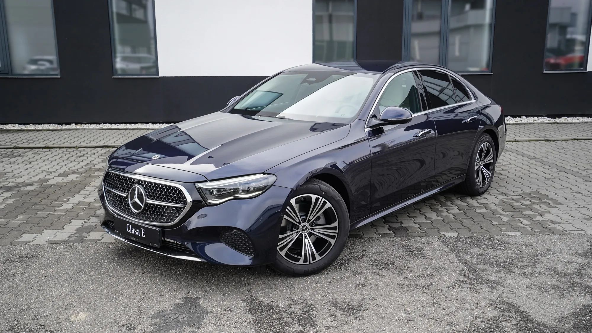 Mercedes-Benz E 220 d 4MATIC Limuzina
