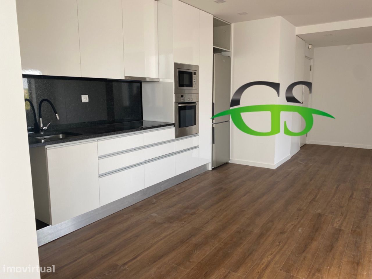 Apartamento T4 remodelado na Póvoa de Varzim