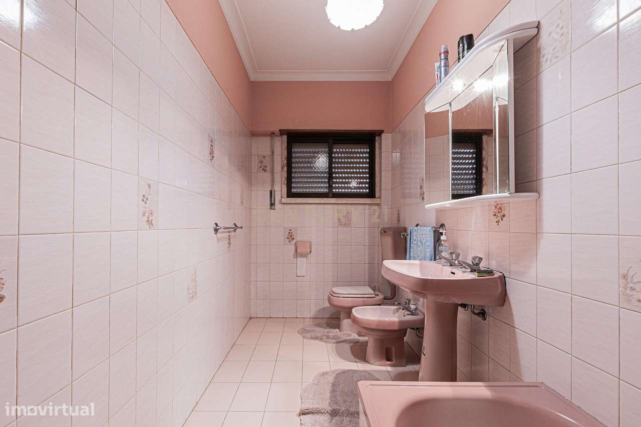 Excelente Moradia T3+4 em Fernão Ferro duas garagens-7