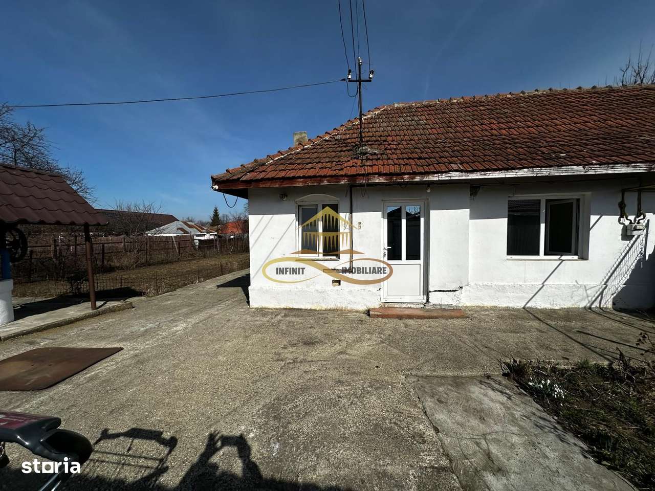 Casa batraneasca cu 800 mp teren de vanzare in Tache / Bacau-2