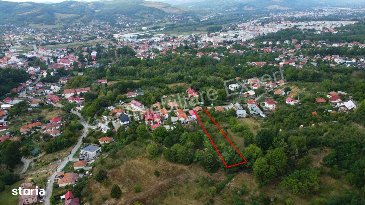 Casă bătrânească + 1462 mp teren de vânzare în Curtea de Argeș. - Imagine principală: 3/16