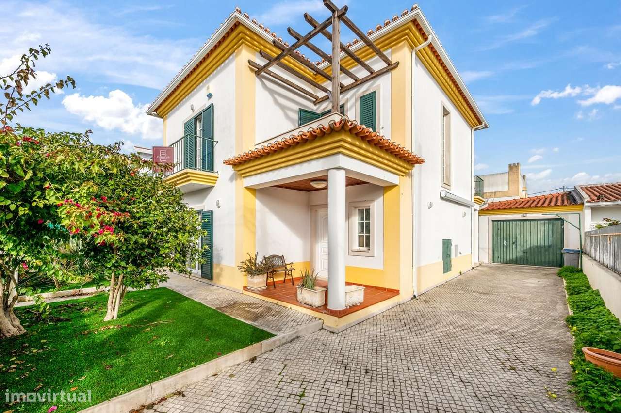 Moradia Isolada T3 com jardim, Aroeira, Almada-26