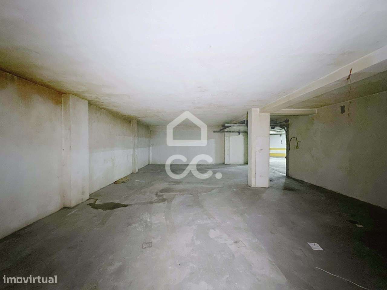Garagem para arrendamento com 75m2 no centro de Chaves - Grande imagem: 3/9