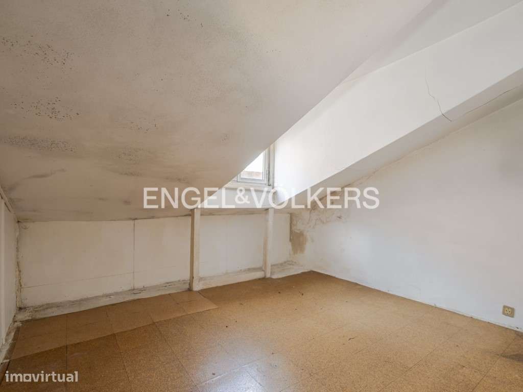 Prédio com projeto aprovado em Campolide - Grande imagem: 3/26