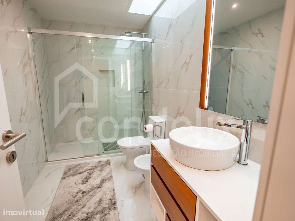 Moradia T3 com terraço, piscina e decoração de autor, Madalena-39