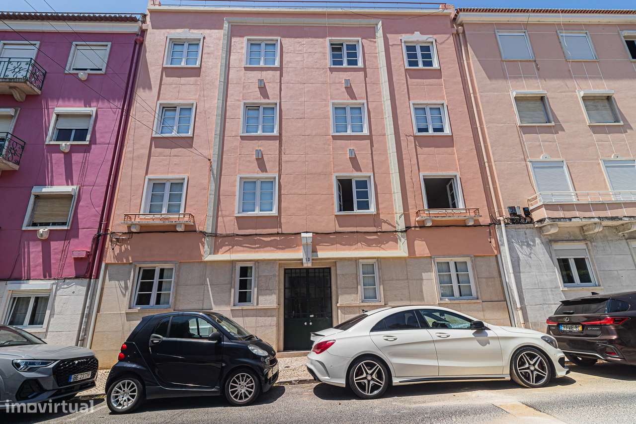 Apartamento T2 recuperado com logradouro