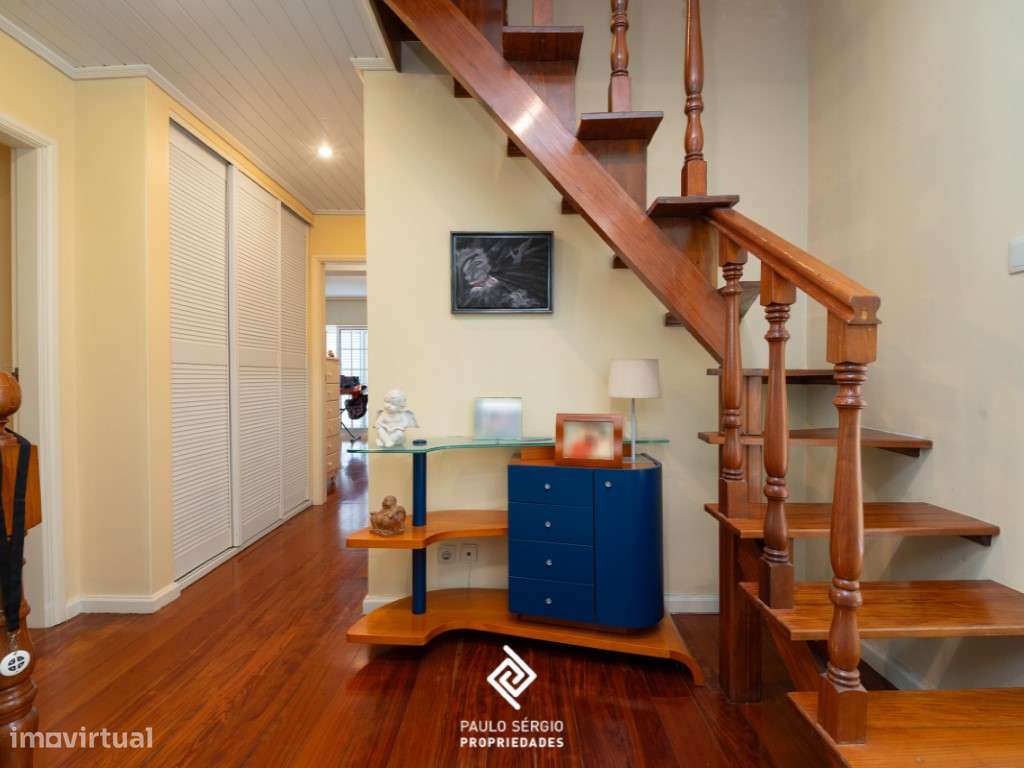 Espetacular moradia T3 de 4 frentes e belíssima área exterior a 5 m...-8